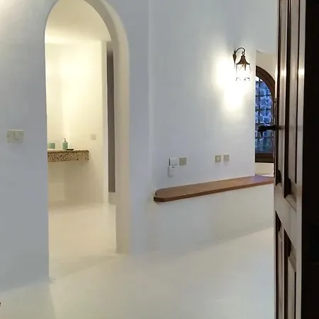 Loro Villa *
