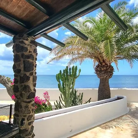 Villa Loro Playa Honda (Lanzarote)