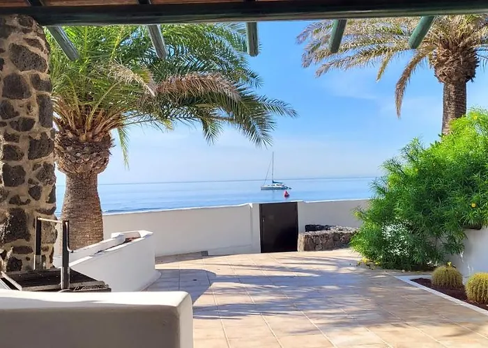 Loro Villa Playa Honda (Lanzarote)