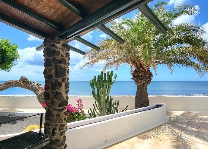 Villa Loro Playa Honda (Lanzarote)